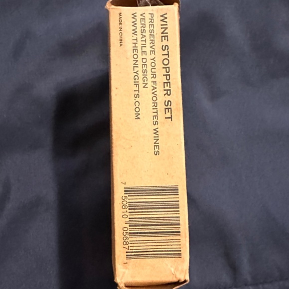 The Only Gift Worth Giving Wine Stoppers & Tovolo silicone king cube ice tray - Picture 4 of 13